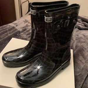Rain boots